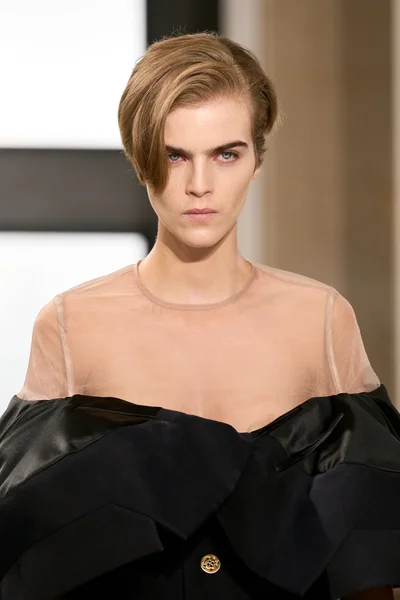 Look 15